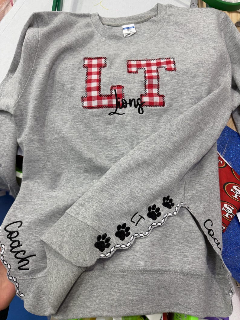 Custom Gingham Applique Side Slit Crewneck Sweatshirt, Personalized Mascot Paw Embroidery Game Day Pullover